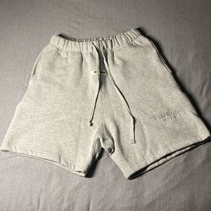 Essentials Fear of God shorts size small